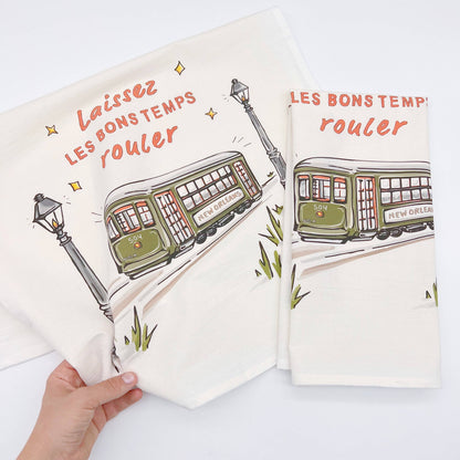 Laissez Les Bons Temps Rouler Towel - New Orleans Streetcar