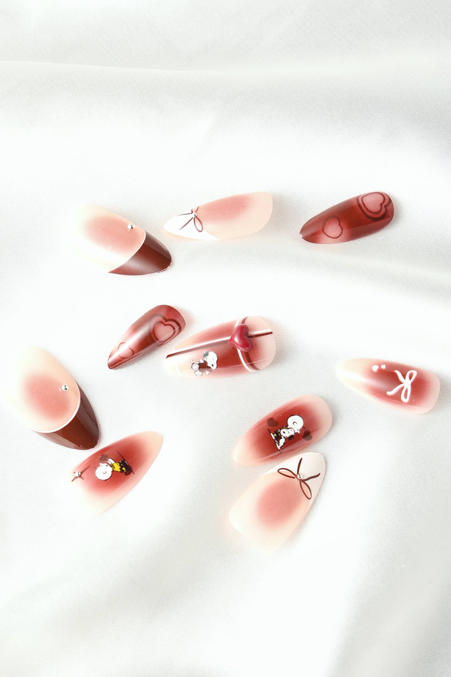 Hearts of Snoopy Nails